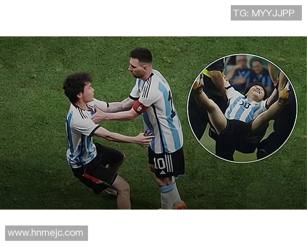 外国球迷冲进球场抱住球星引发热议 球场安全问题再次引关注